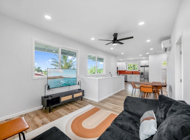 Photo - 1576 California Ave