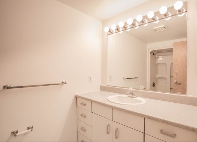1700 Designer Residences North