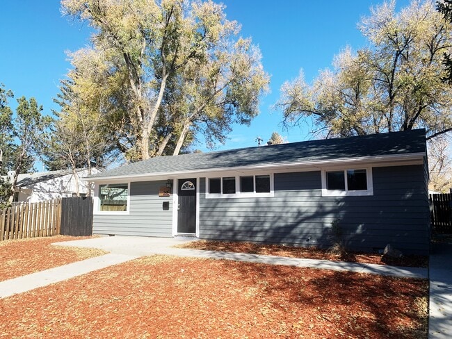 Building Photo - 2615 Meadowlark Ln Rental