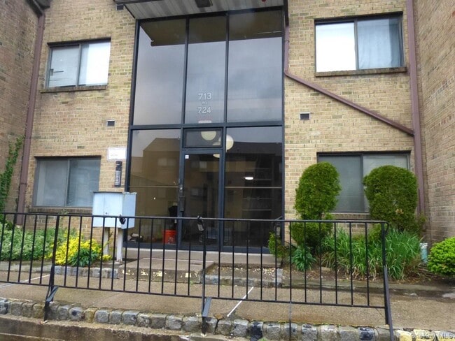 Photo - 715 Kennedy Dr