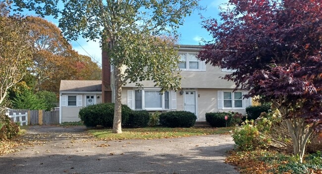 Photo - 218 Davisville Rd