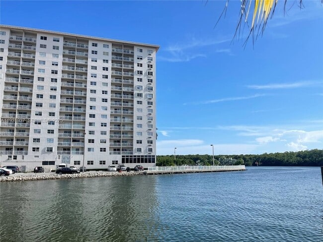 Photo - 400 Kings Point Dr Unidad 1131