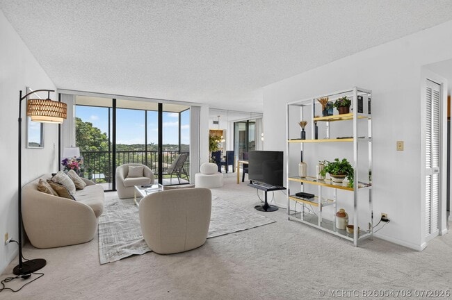 Building Photo - 6895 Willow Wood Dr Unit 1065