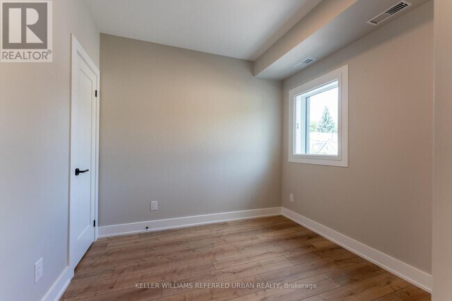 Photo - 352 Jones Ave