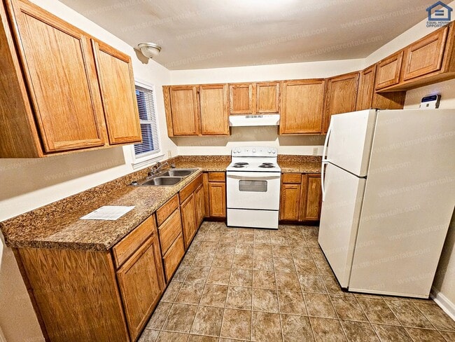 Photo - 702 Couch St