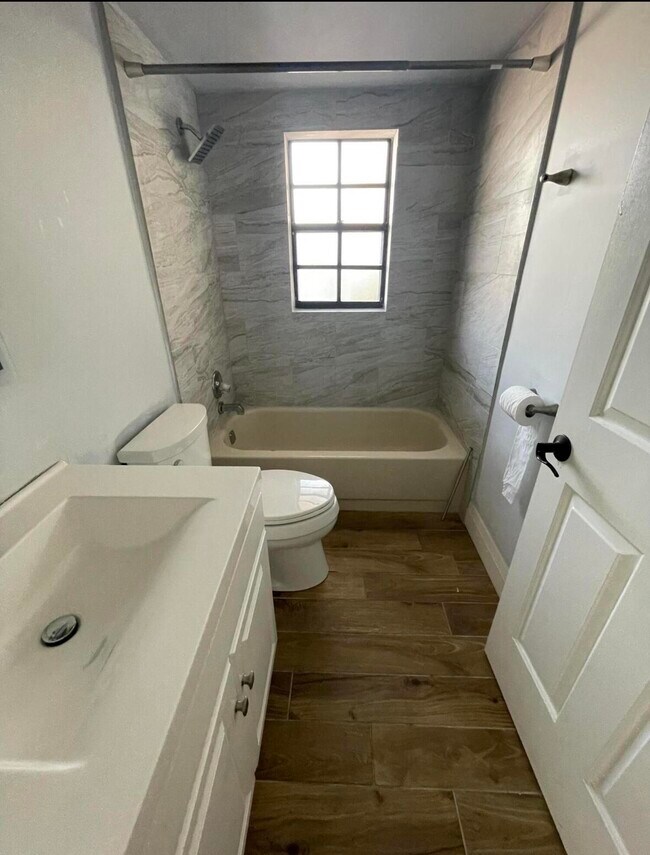 Photo - 4285 Oak Terrace Dr