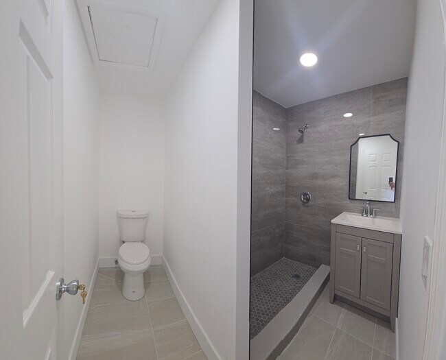 Photo - 9610 Johnson St