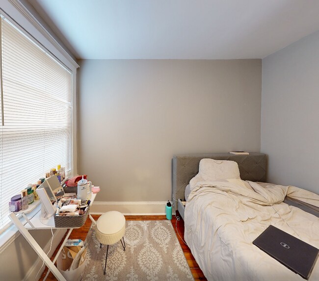 Photo - 190 Kelton St Unit 3