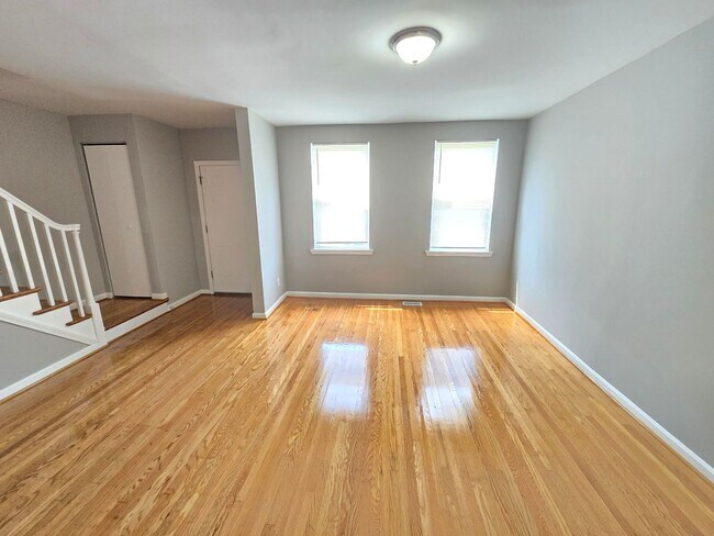 Photo - Beautiful 3 Bedroom 2 Bathroom East Baltim... House