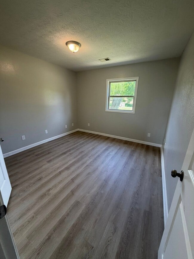 Photo - 515 E Brookelynn Ct