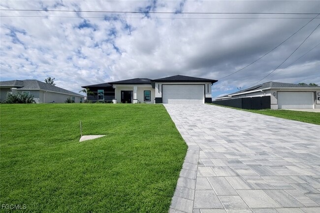 Building Photo - 3018 NE 1st Pl