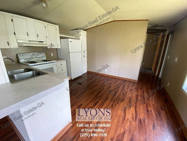Photo - 1913 Windsor Ave