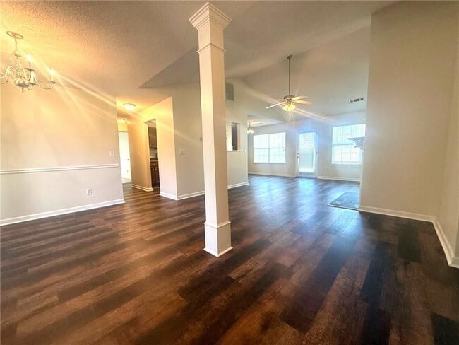 Photo - 164 Paces Overlook Trce