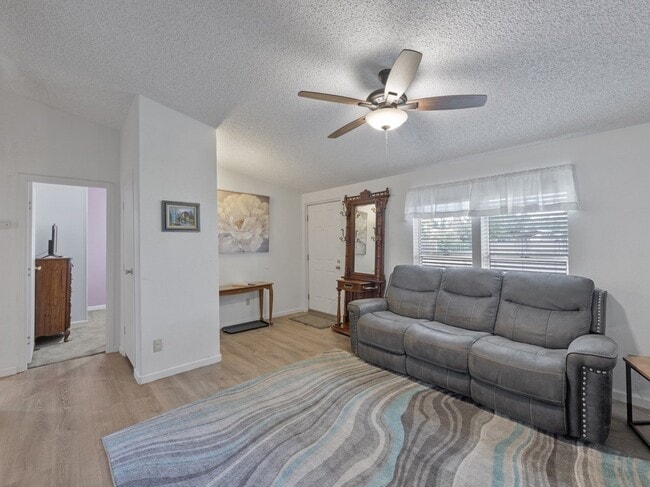 Photo - 1443 S Clark Rd