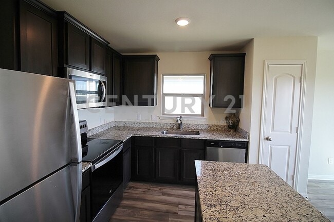 Photo - Charming 3/2/2 in Venus For Rent!