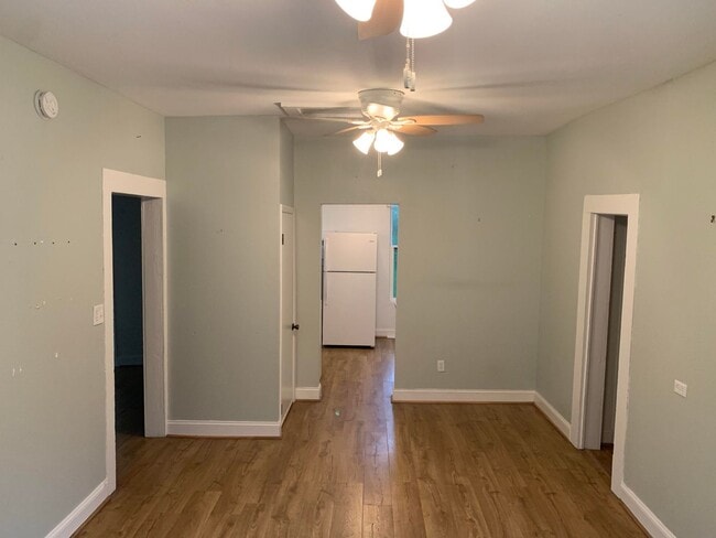 Photo - 1 bedroom Historic Cottage half Block from Canal