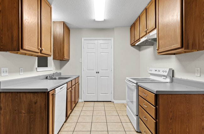 Photo - 217 E Craven Ave