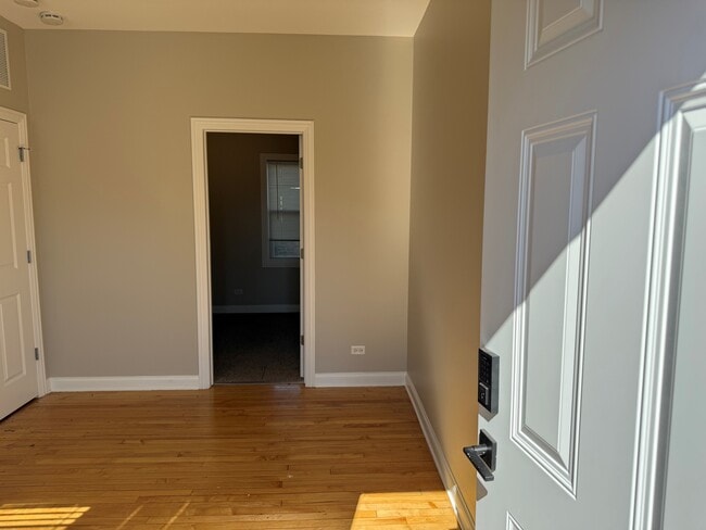 Photo - 1845 N Honore St Unit 2C