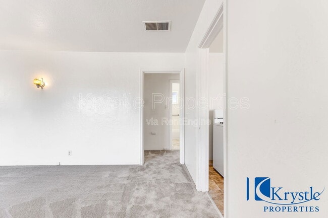 Photo - 1035 Virginia St