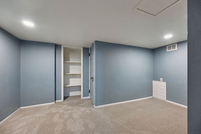 Photo - 1318 E Willamette Ave Unit 1318 E Willamette Lower