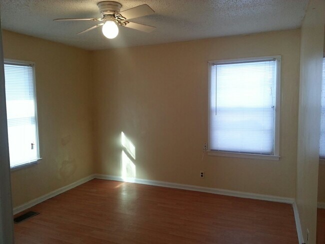 Photo - 3207 N Bolton Ave