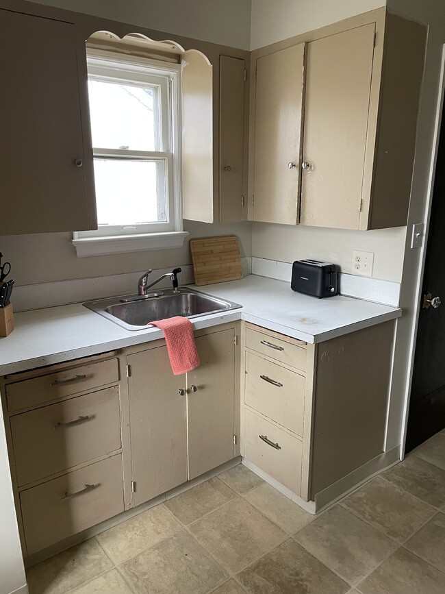 Photo - 829 Custer Ave