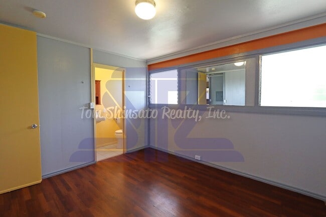Photo - PRICE REDUCTION - Upstairs duplex unit in ...
