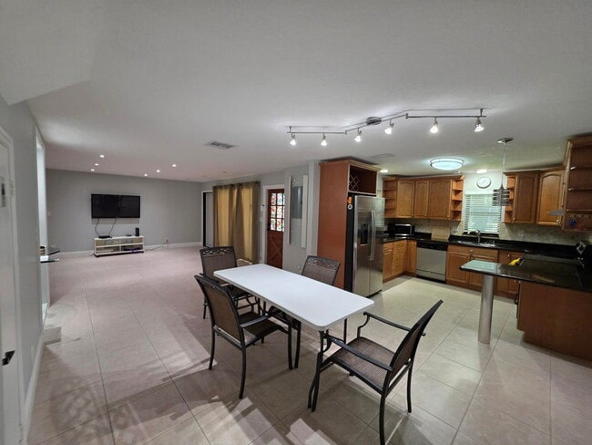 Photo - 9460 SW 61st Way