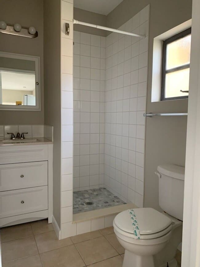 Photo - 665 W Osceola St