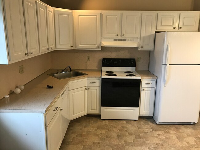 Photo - 908 Skyside Dr