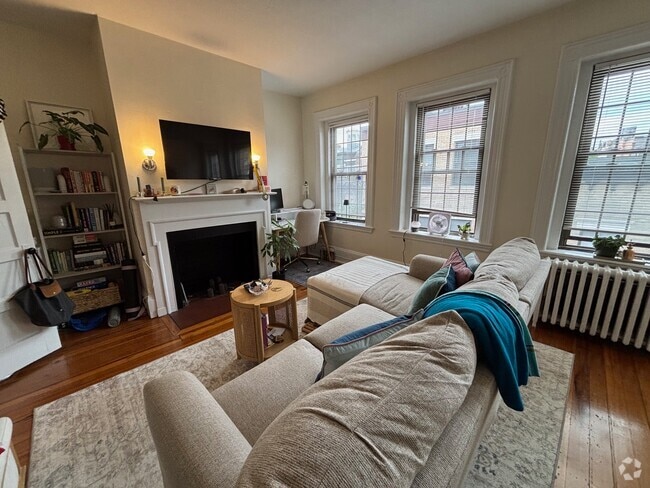 Building Photo - 98 Myrtle St Unit 7 Rental