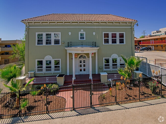 Building Photo - 415 S Westlake Ave Rental