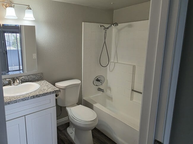 Photo - Broadway Apartments