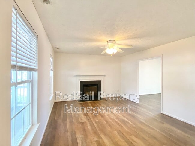 Photo - 534 Brightwood Ave