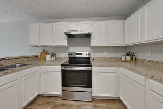 Photo - Charming 3 Bed Home for Rent in Dallas | Vaulted Ceilings | 2-Car Garage