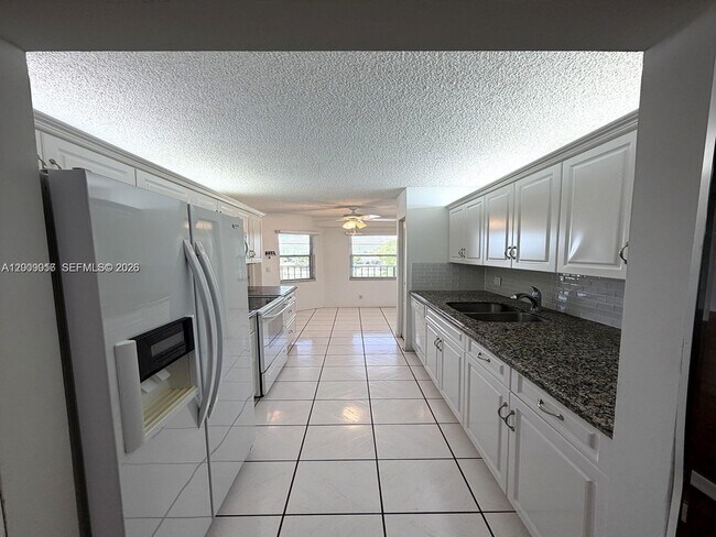 Photo - 1400 SW 124th Terrace Unidad 402Q