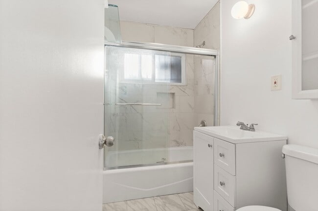 Photo - BEAUTIFUL Studio in Inglewood !!