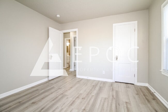 Photo - 3010 N Fonshill Ave