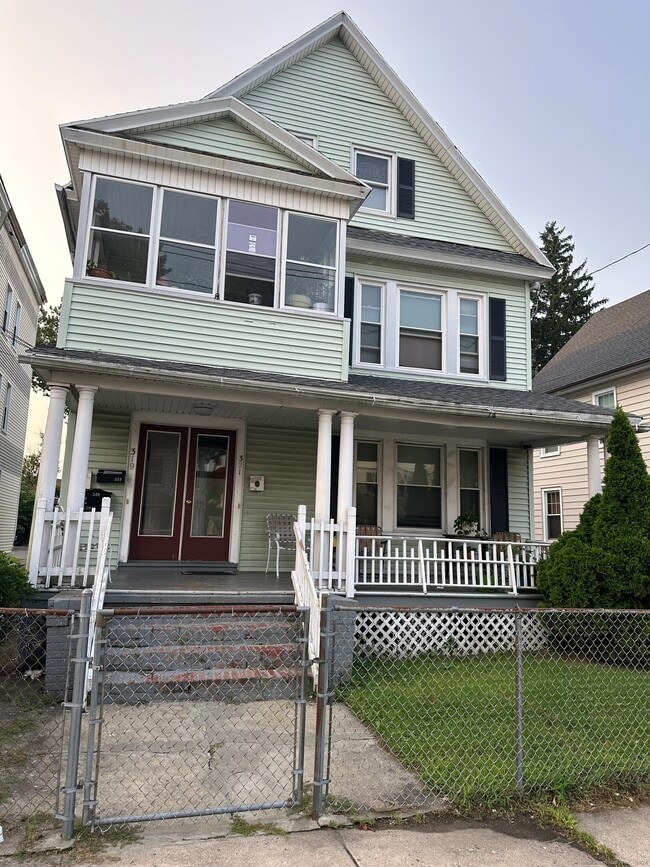 Photo - 319 Maplewood Ave