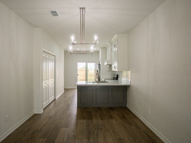 Photo - 4310 Escondido Ln Apartment