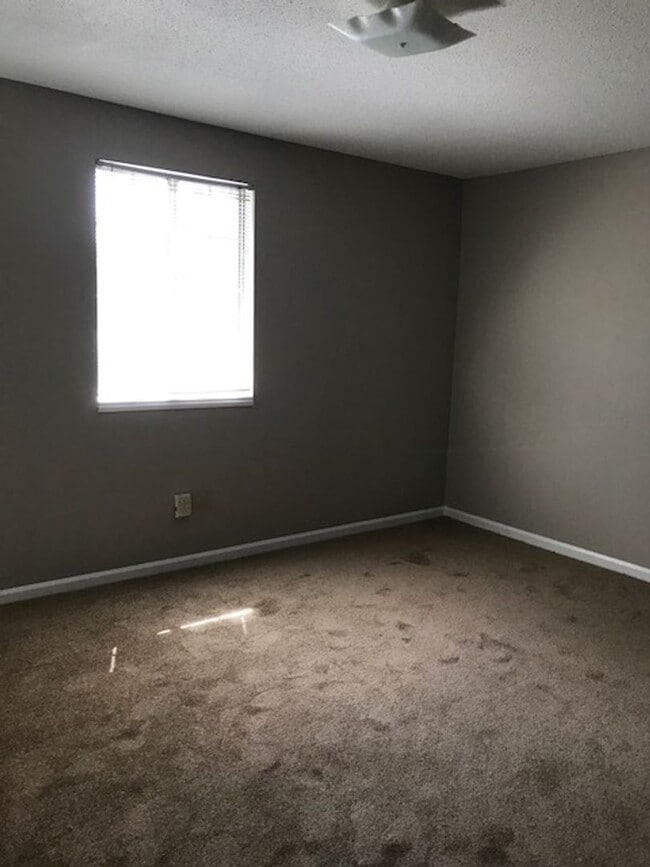 Photo - 1-Bedroom Apartment in Hillsboro West End – Utilities Included