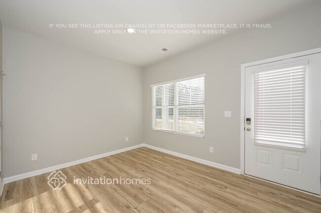 Photo - 107 Streambank Ct