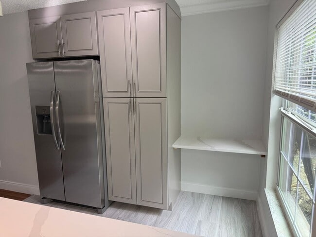 Photo - 726 Edgewater Dr Unit 2