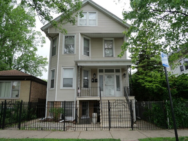 Photo - 2304 N Monitor Ave Casa