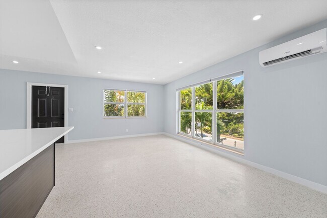 Photo - 3220 NE 7th St