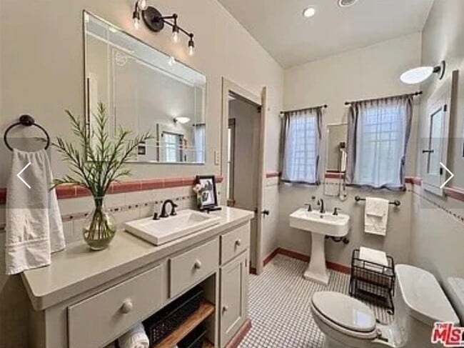 Photo - 145 N Sycamore Ave Unit 145 N. Sycamore Ave.