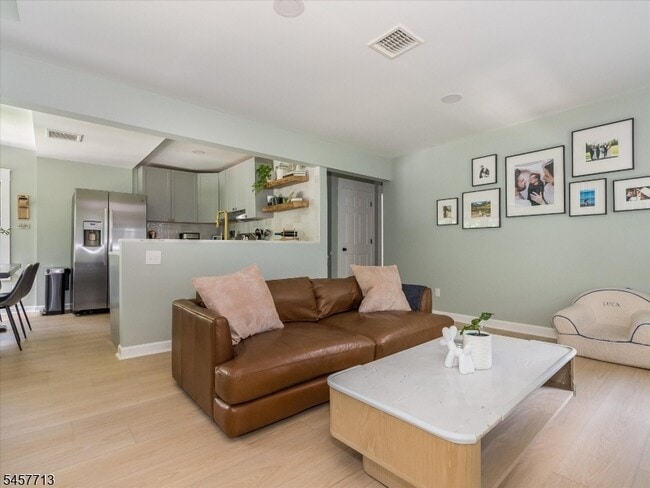 148 Grove St Unit 2