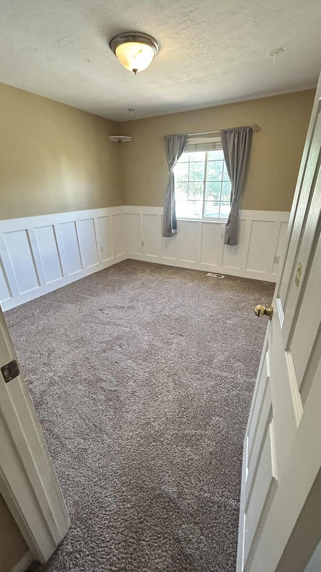 Photo - 212 E 900 N St