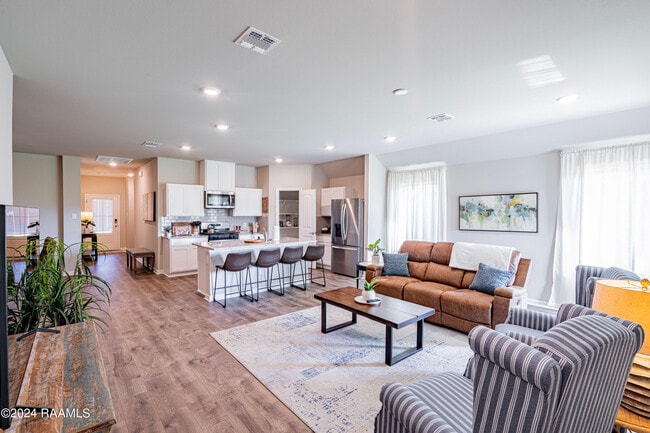 Photo - 407 Broussard Hl Dr