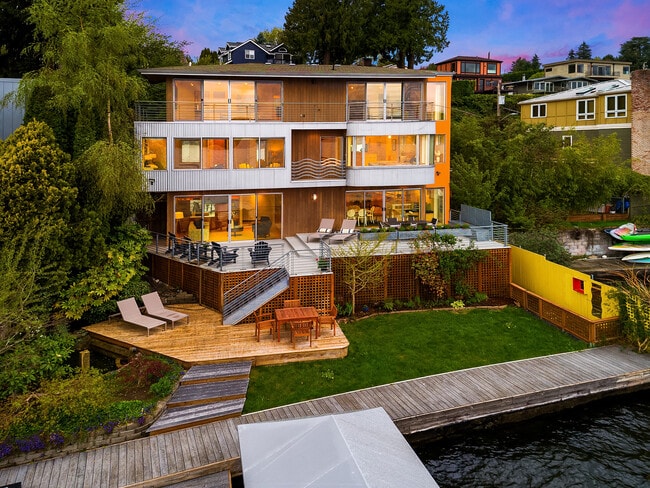 Building Photo - 10514 Riviera Pl NE